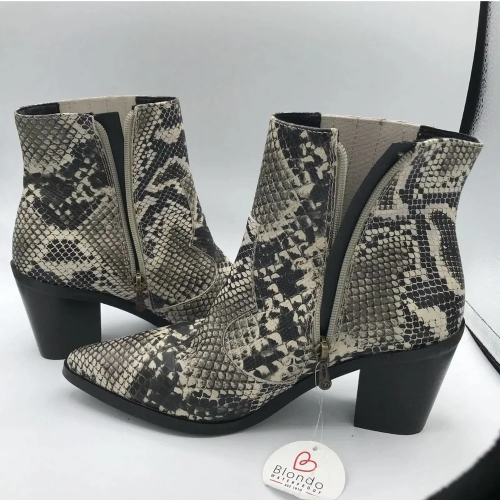 NWOB Blondo Que Waterproof Snakeskin Print Leather Block Heel Booties Sz 9.5 NEW